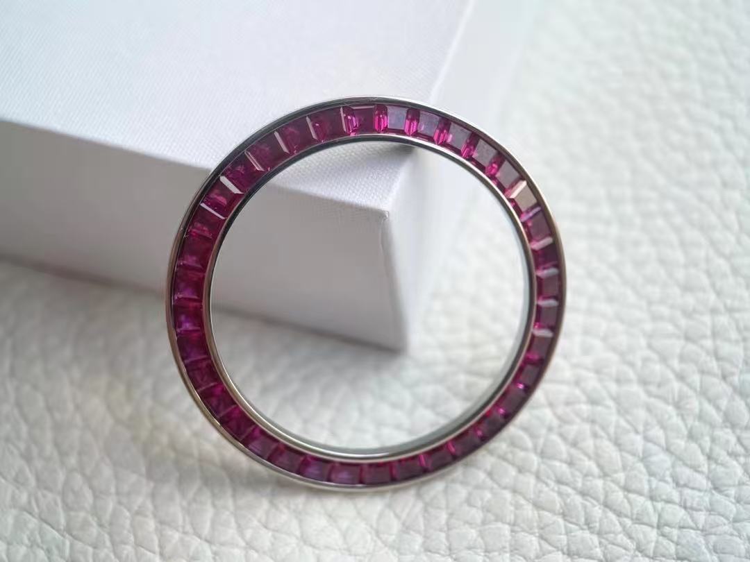 Watch processing and diamond setting