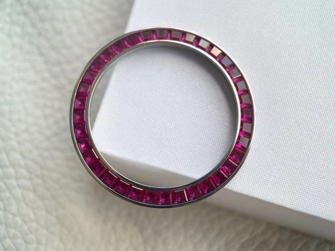 Watch processing and diamond setting