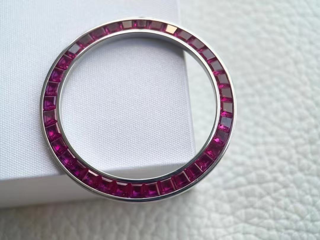 Watch processing and diamond setting